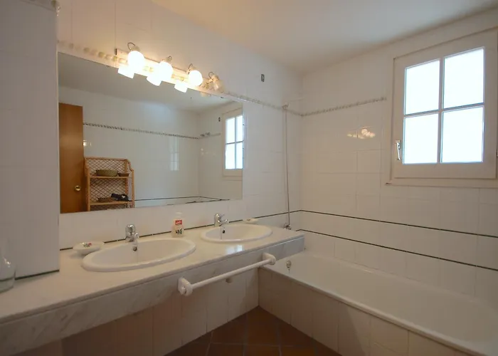 Lets Holidays Sailor House With Sea Views * Tossa de Mar