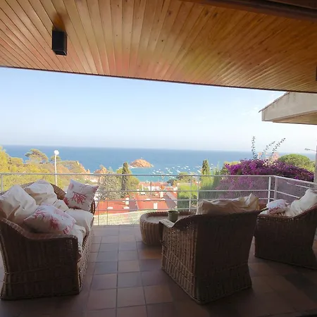 Lets Holidays Sailor House With Sea Views Holiday home *