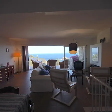 Lets Holidays Sailor House With Sea Views Holiday home *